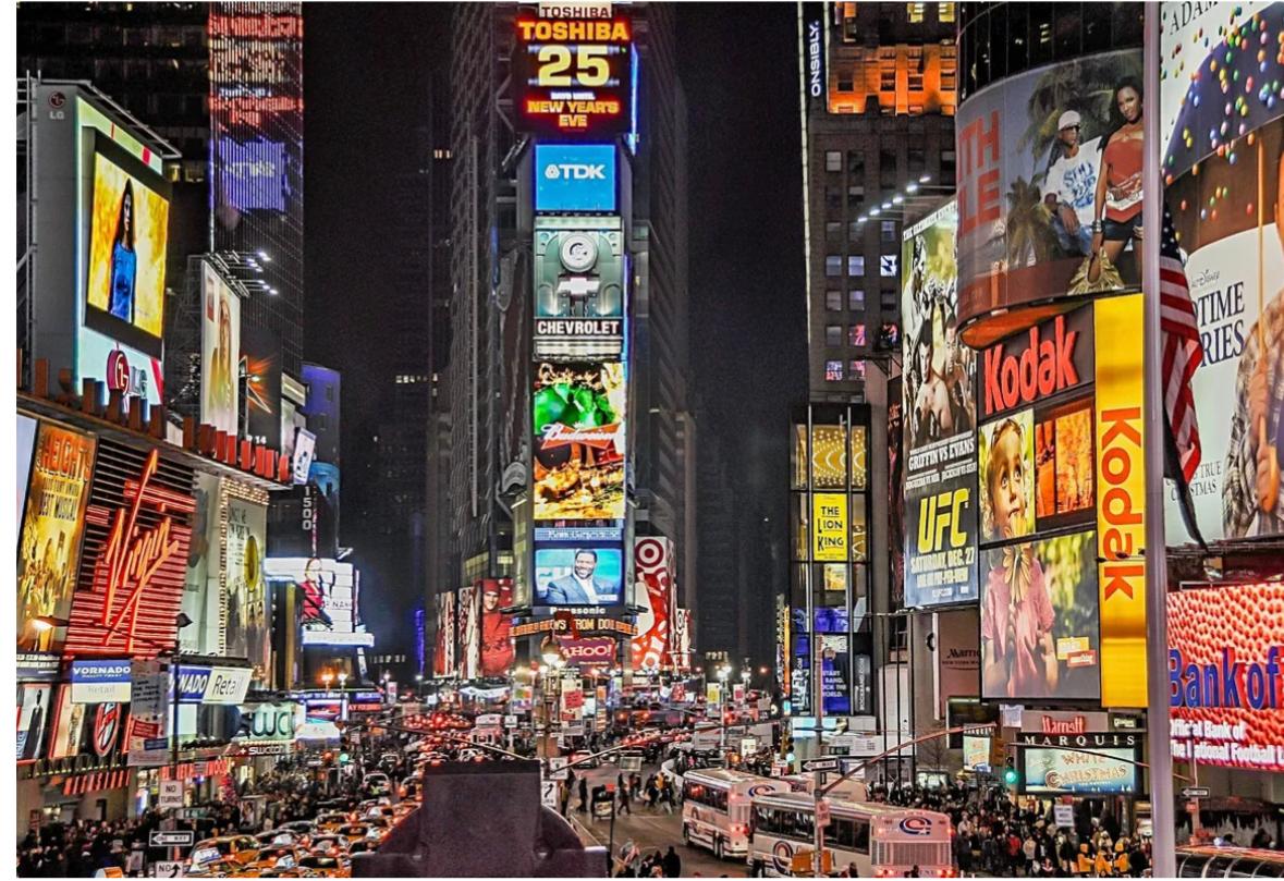 Nueva York a las dos de la mañana: ahí es donde el cajero trabaja